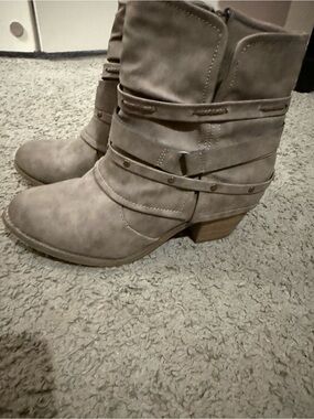 Women’s Taupe Mid-Calf Western Booties